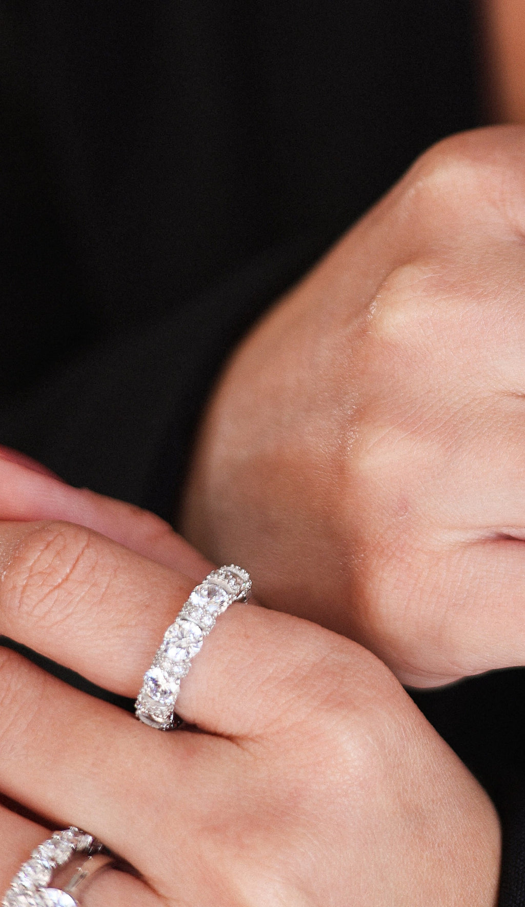 Aliança Lux Brilho Contínuo 5mm – Pontos de Luz & Fileira Cravejada