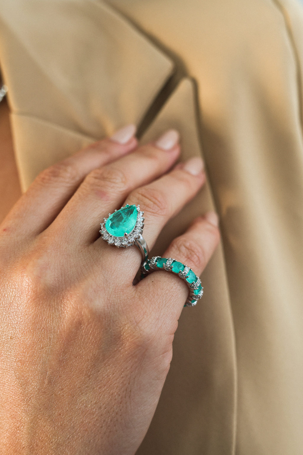 Anel Gota Colombiana 10mm – Luxo em Cravação Princesa