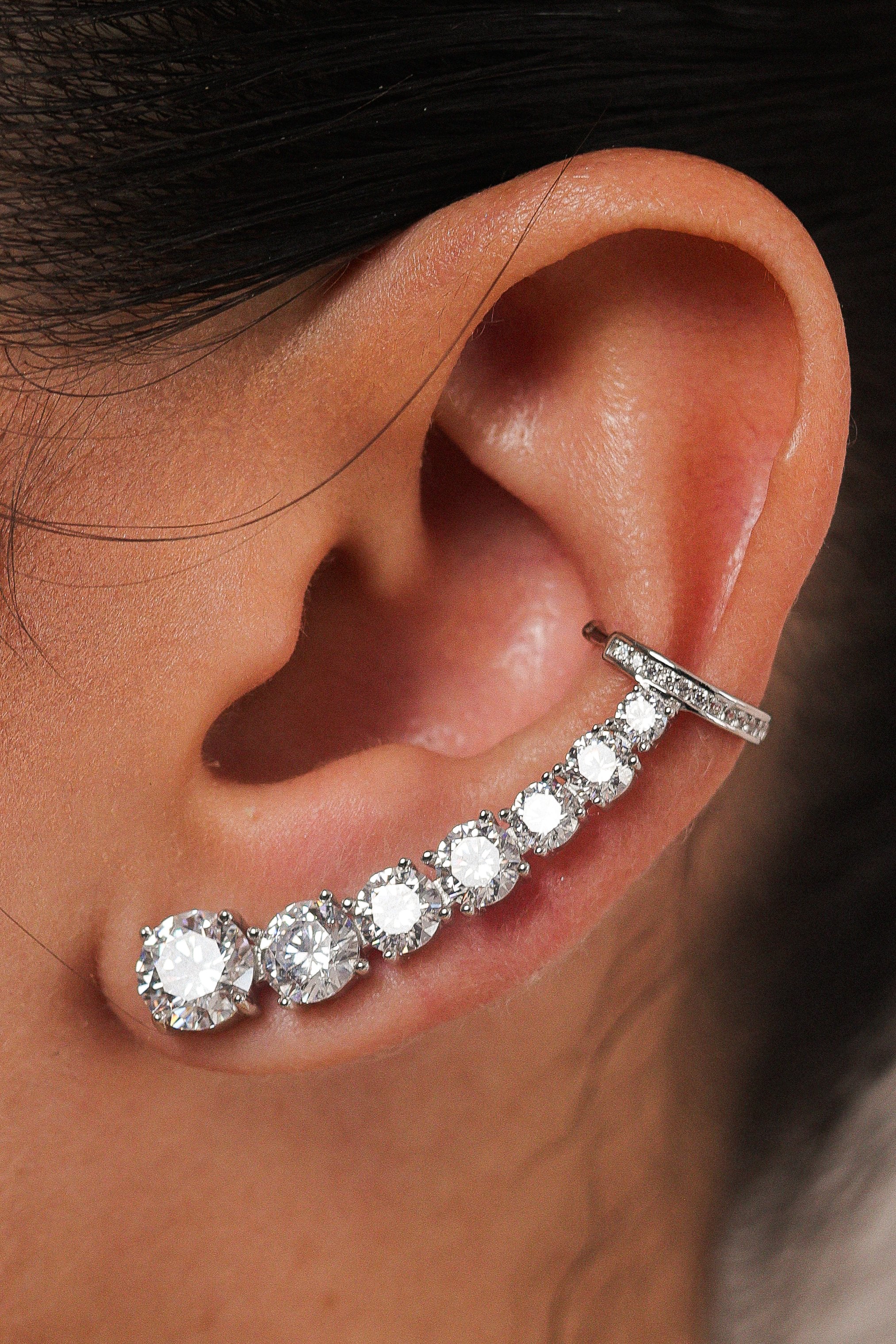 Earcuff 7 Pontos de Luz com Clipe Cravejado – Luxo Sem Perfuração