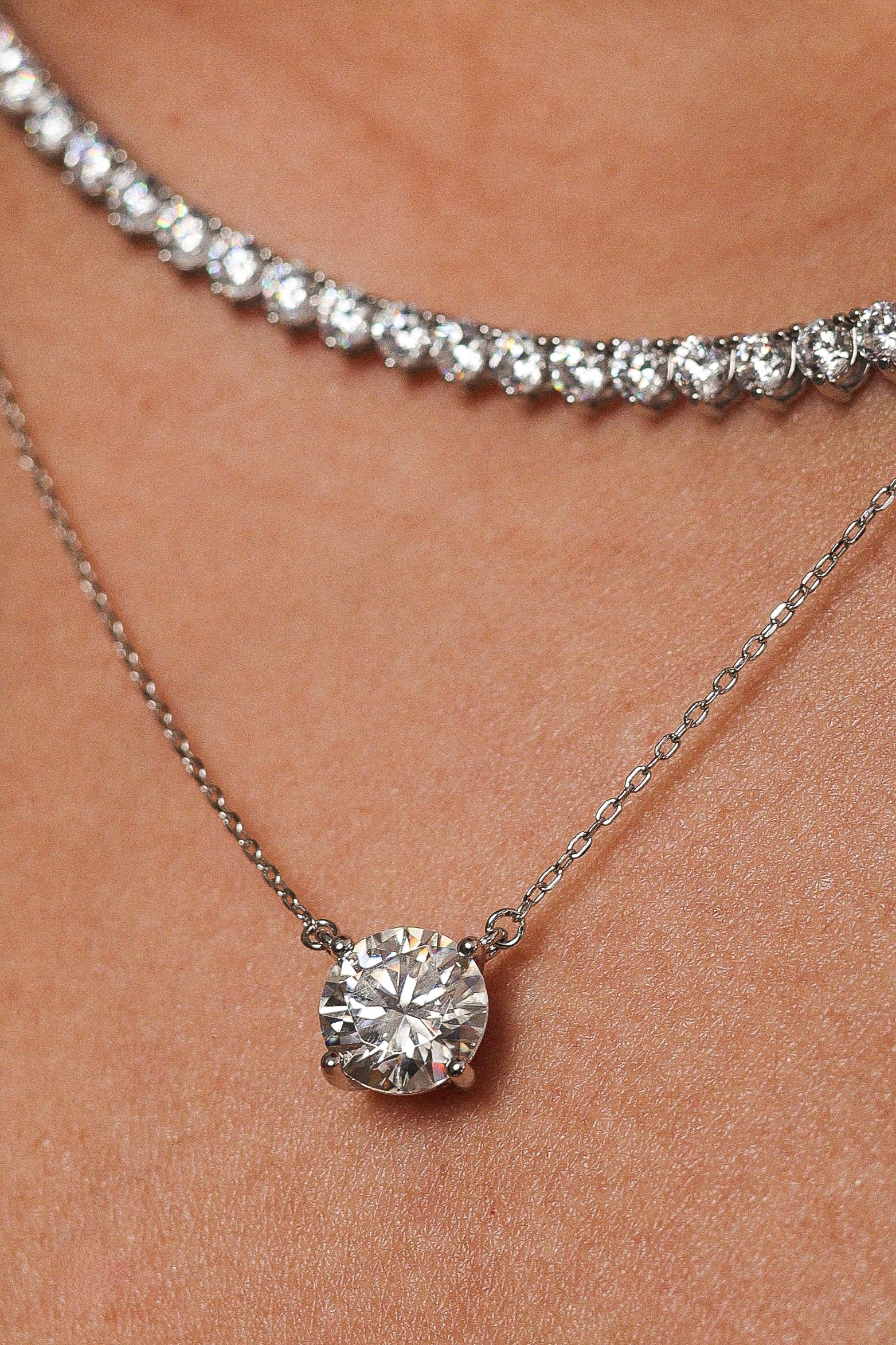 Colar Elos Portugueses com Ponto de Luz em Moissanite 8 mm – Brilho Sparkle